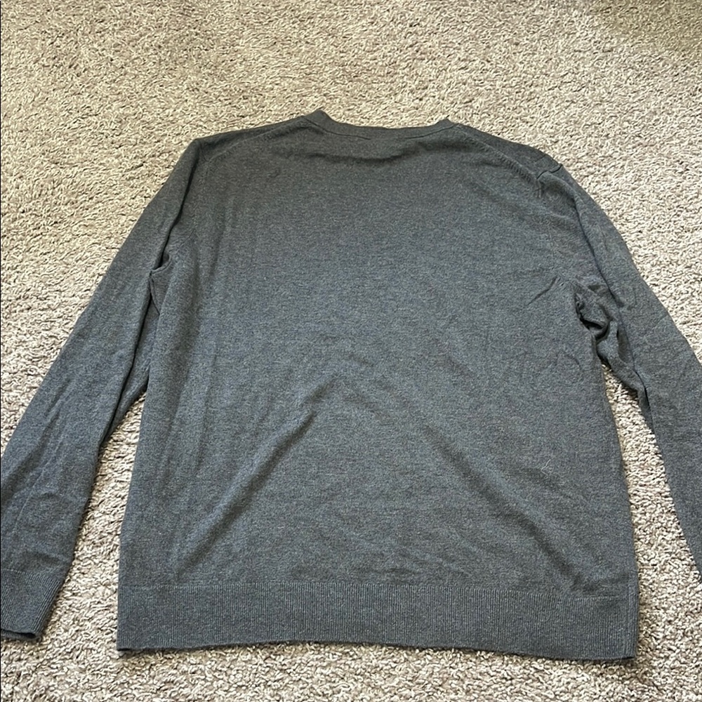 Men's Gray Banana Republic V-Neck Sweater - Picture 4 of 4